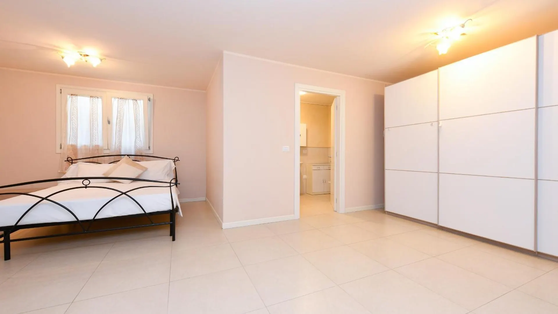 Villa Iris Manerba del Garda