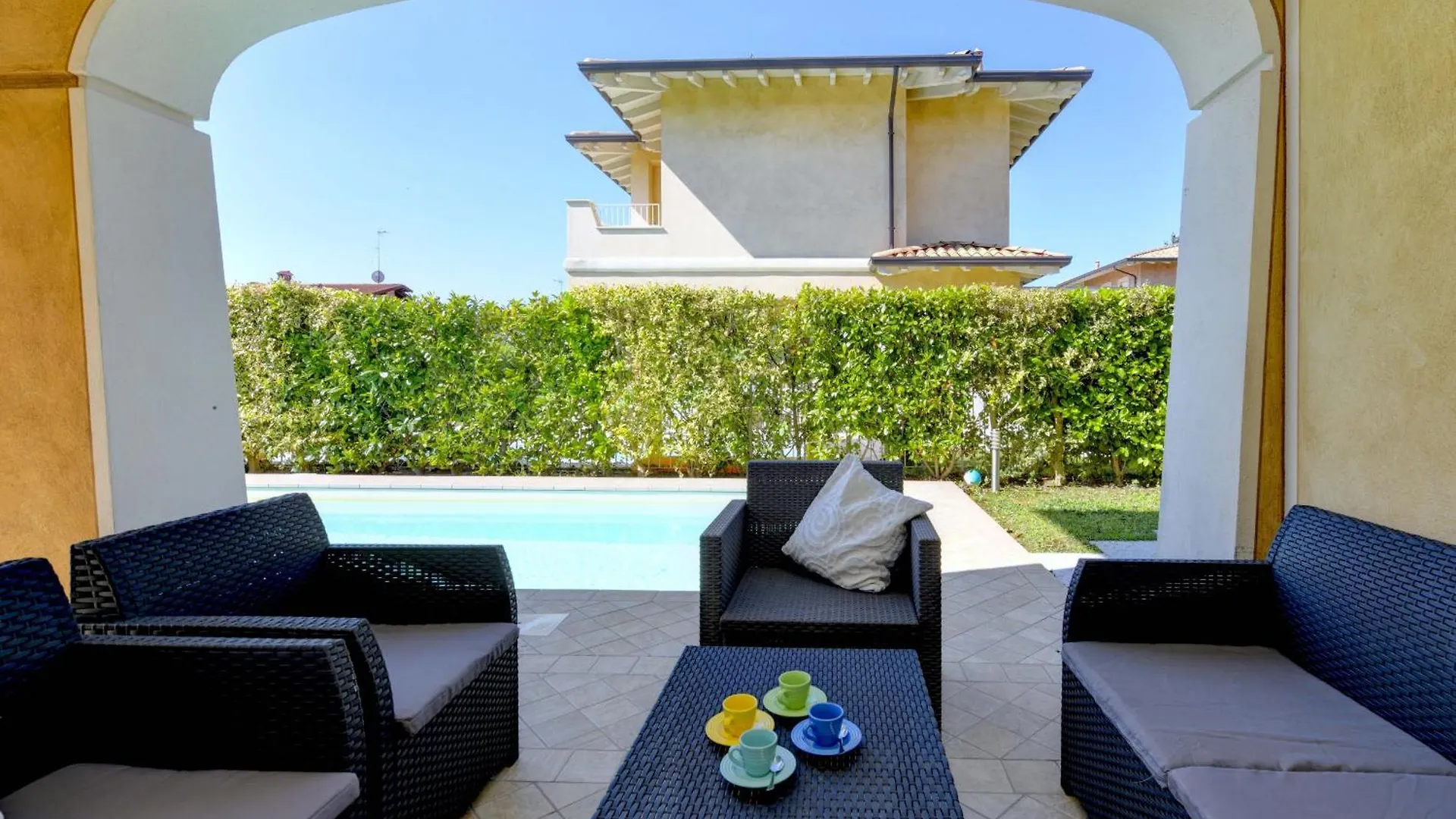 Villa Iris Manerba del Garda Włochy