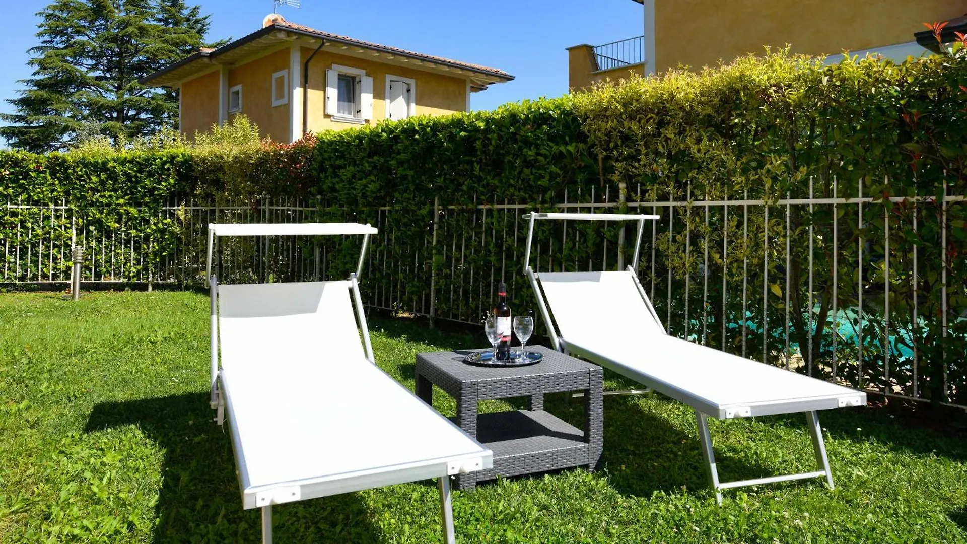 Villa Iris Manerba del Garda Włochy